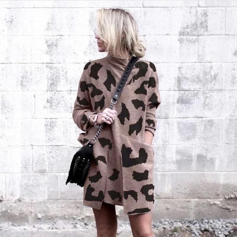 Bedrucktes, lässiges Rollkragenkleid