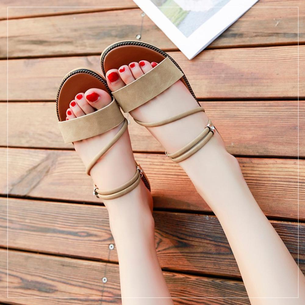 Sandalen mit niedrigem Absatz