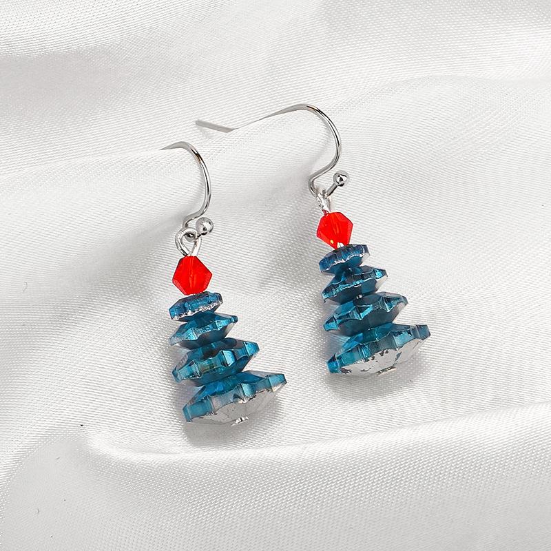 Kreative Weihnachtsbaumohrringe