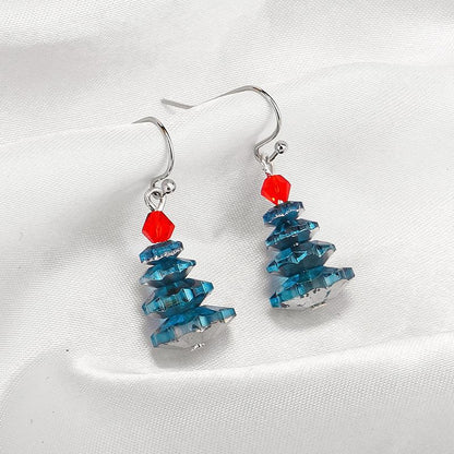 Kreative Weihnachtsbaumohrringe