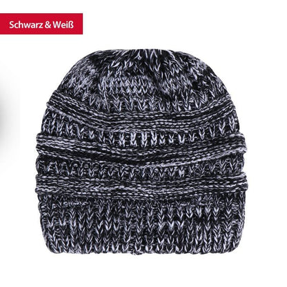 Weiche Strickpferdeschwanzkappe