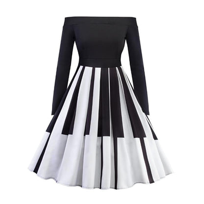 Klavier Langärmliges schulterfreies Kleid