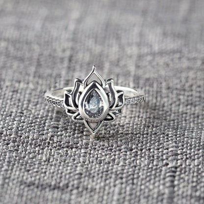 Beginnen Sie neu Lotus Ring