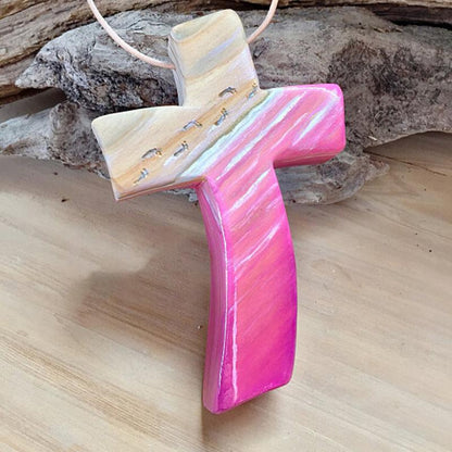 Handgefertigtes Holzkreuz