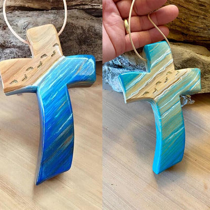 Handgefertigtes Holzkreuz